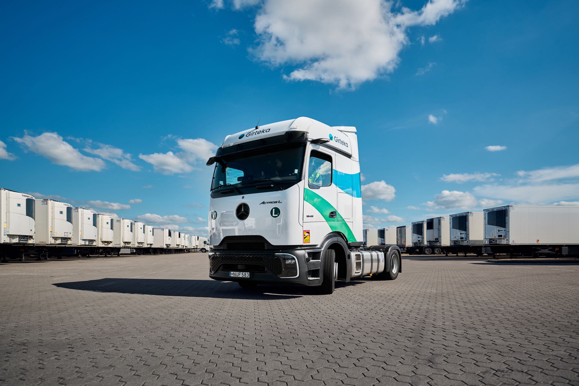 Girteka to add 900 Mercedes-Benz trucks by mid-2027