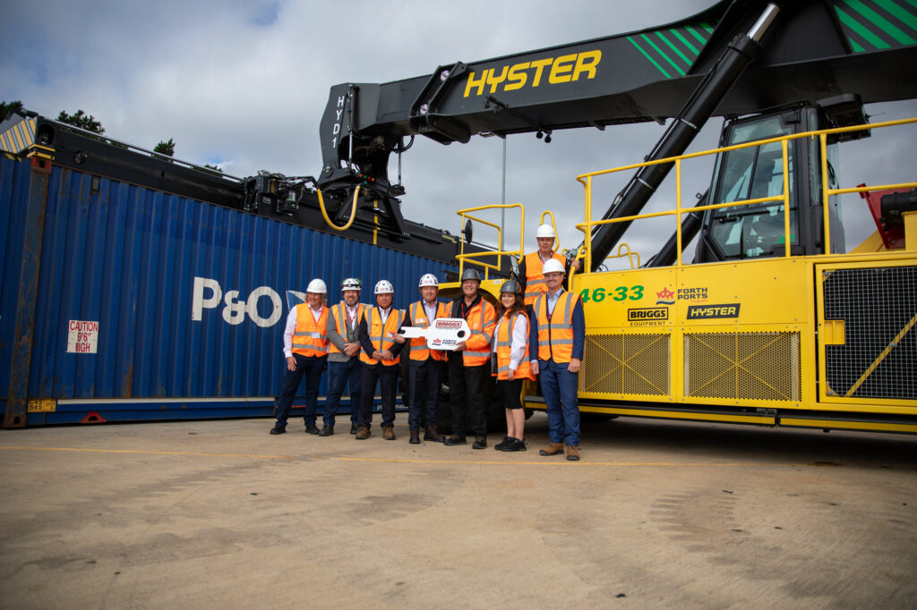 Port of Tilbury puts UK-first hydrogen ReachStacker to work