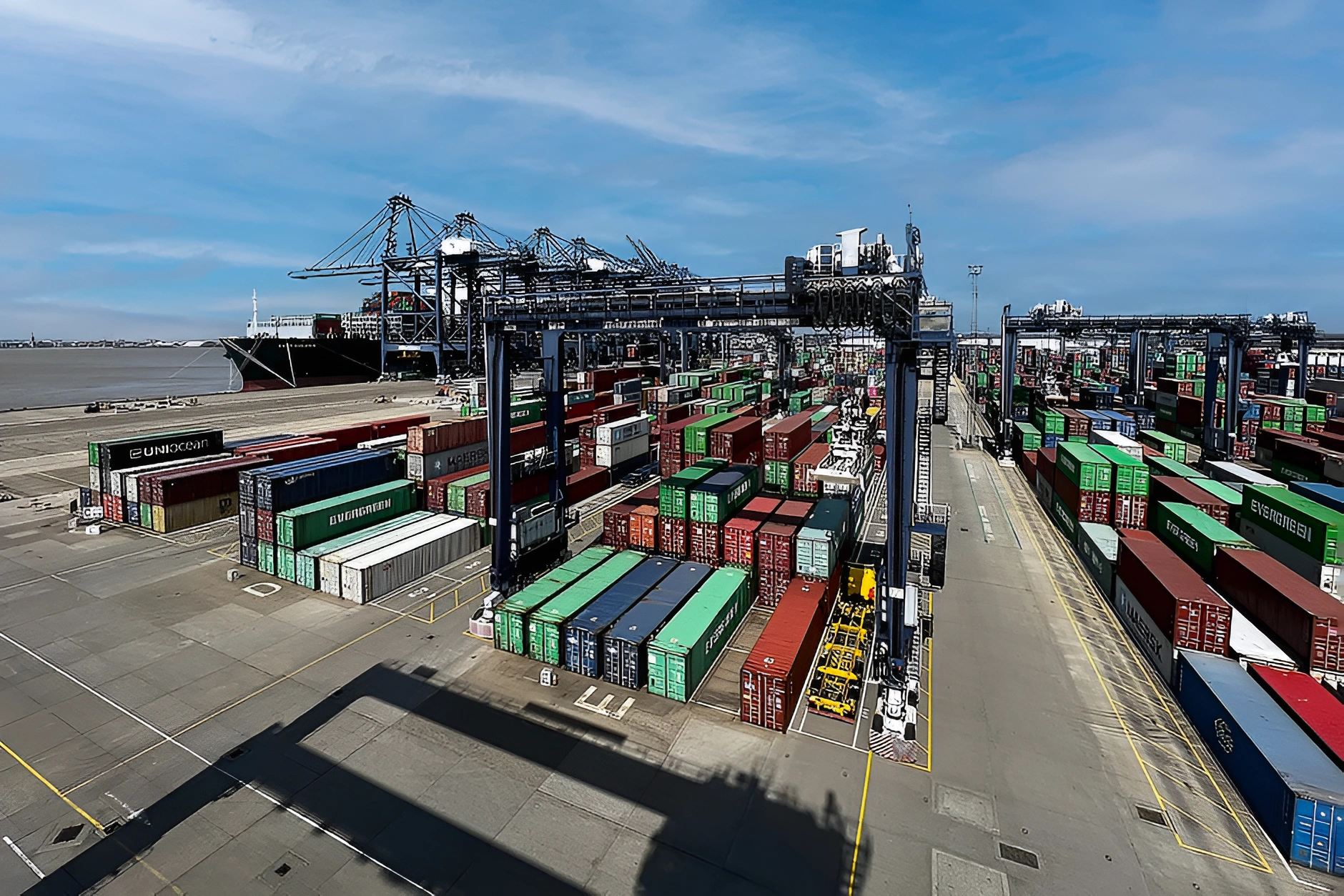 Vahle links port electrification with automation and AI