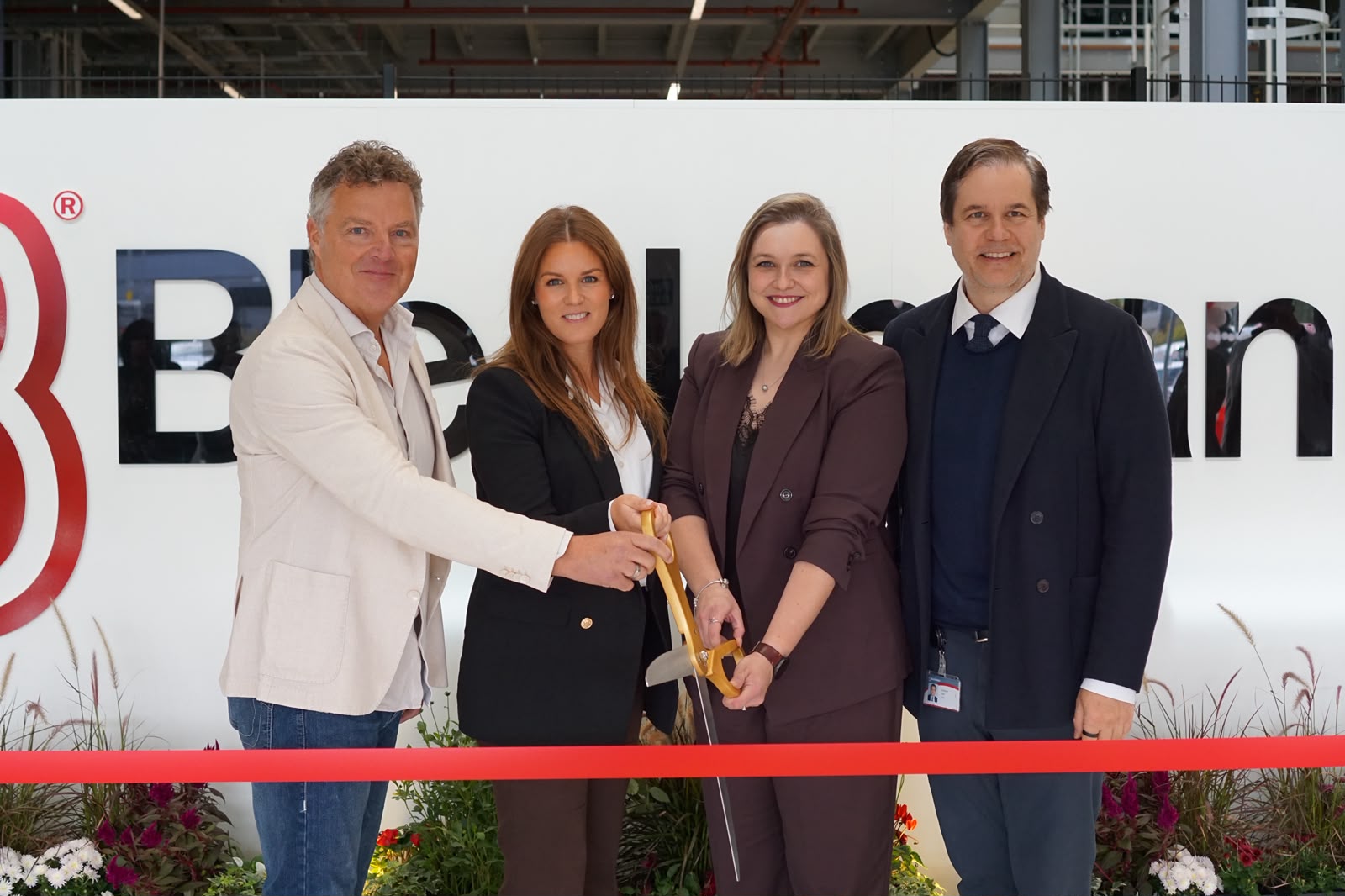 H&M Group selects Bleckmann for UK logistics operations